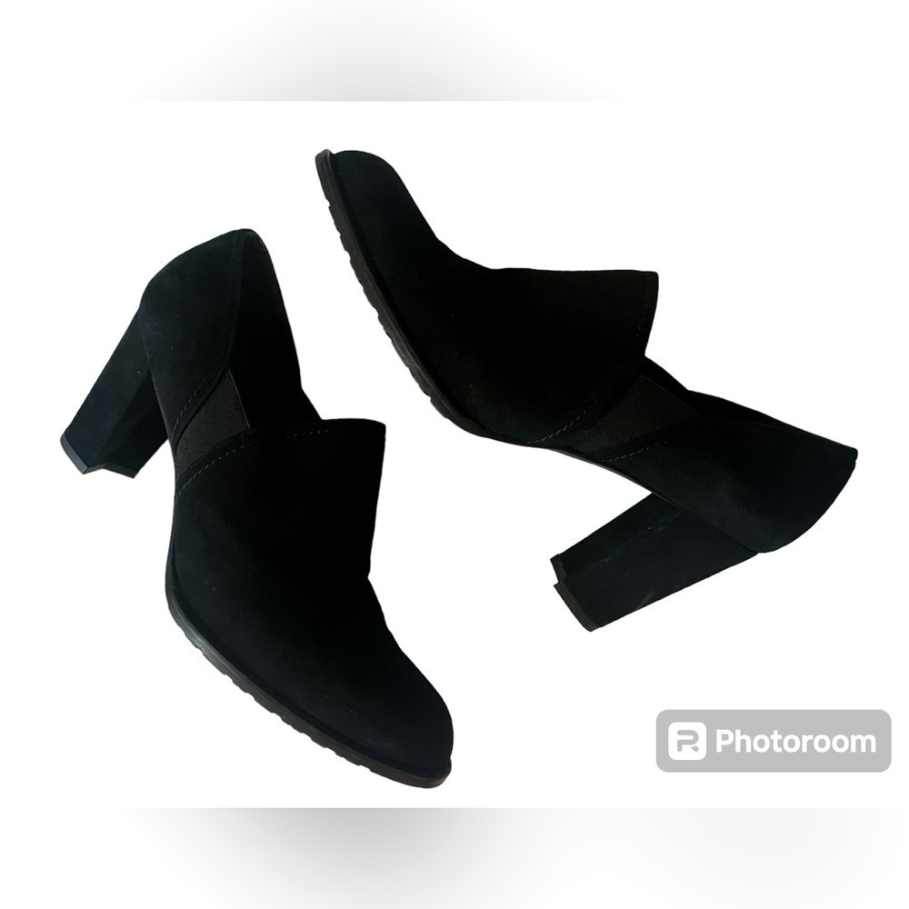 Stuart Weitzman Black Suede Corral Ankle Bootie Pumps Size 10